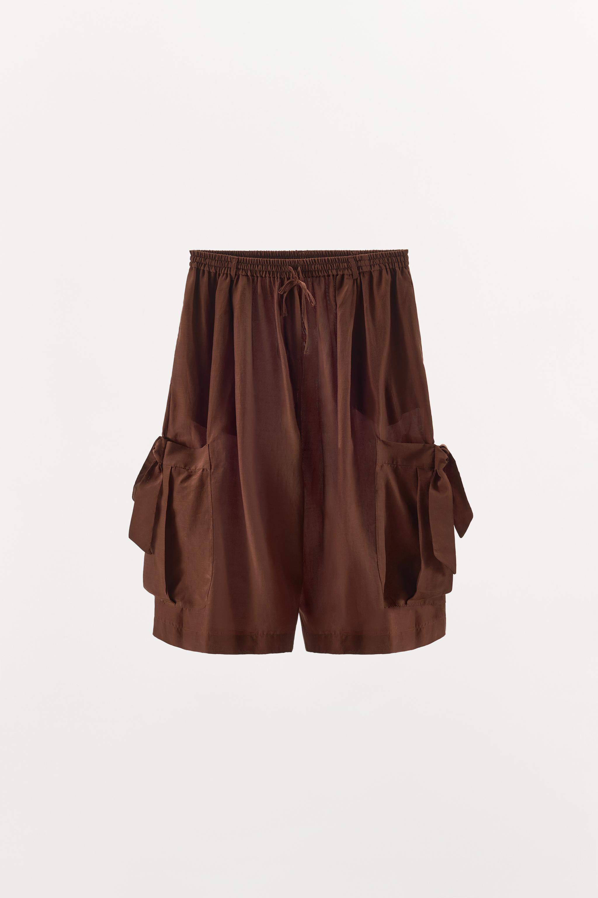 SHORT EN MÉLANGE DE VISCOSE AVEC POCHES